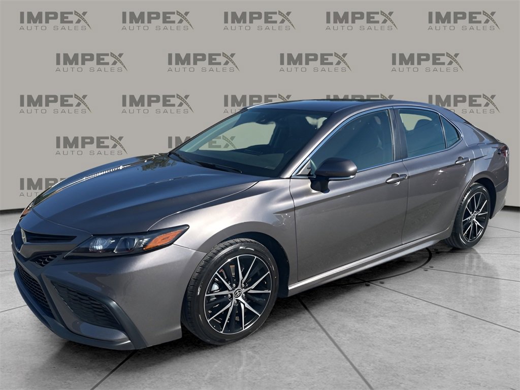 Used 2024 Toyota Camry SE