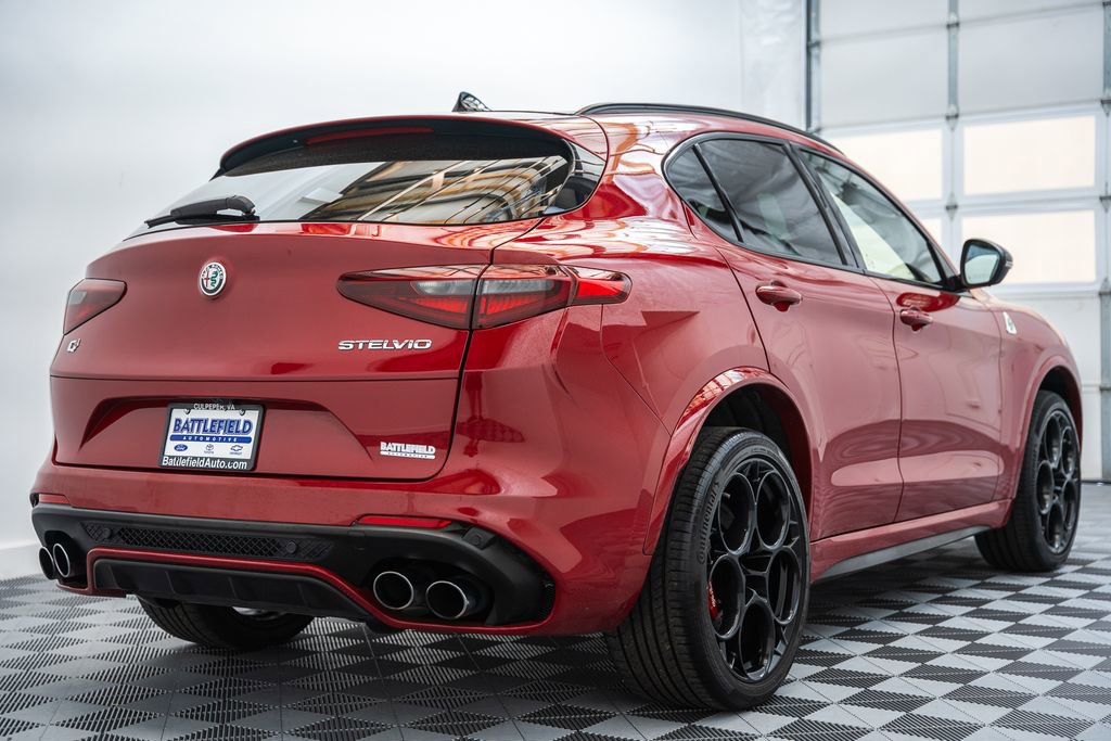 Used 2023 Alfa Romeo Stelvio Quadrifoglio w/ Active Assist Plus Package AWD/4WD image 5