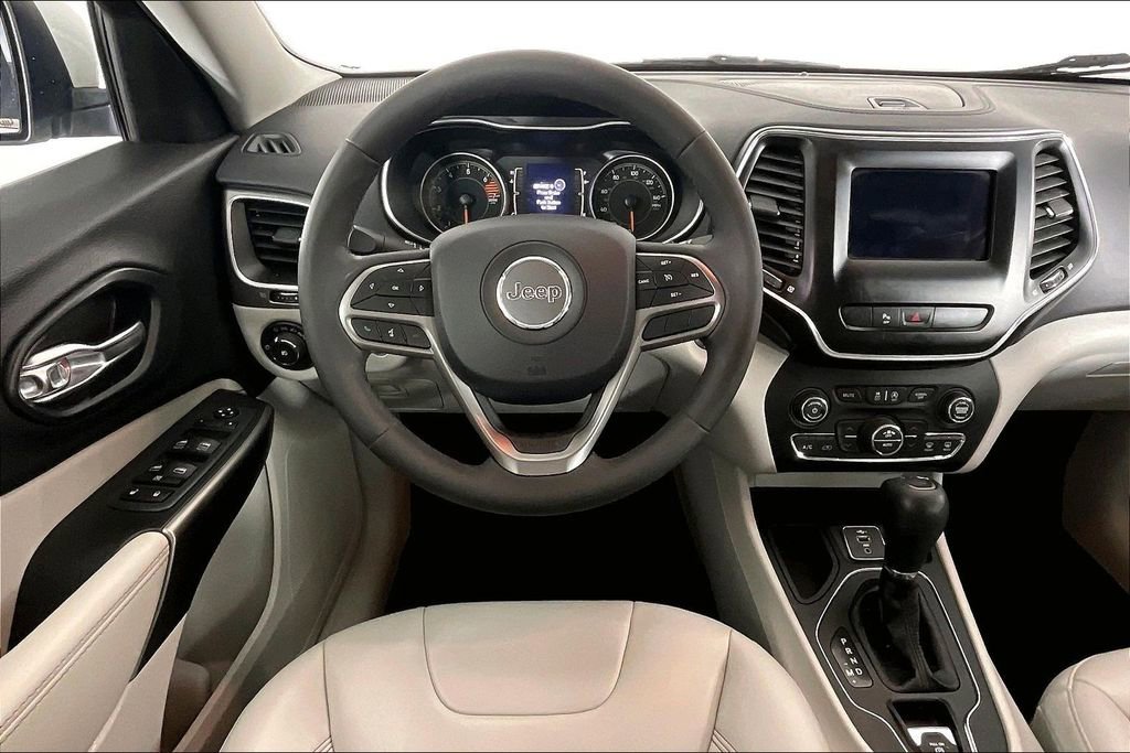 Used 2020 Jeep Cherokee Latitude Plus w/ Comfort/Convenience Group FWD image 6