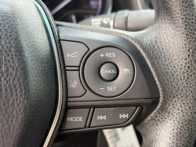 Used 2018 Toyota Camry LE FWD image 25