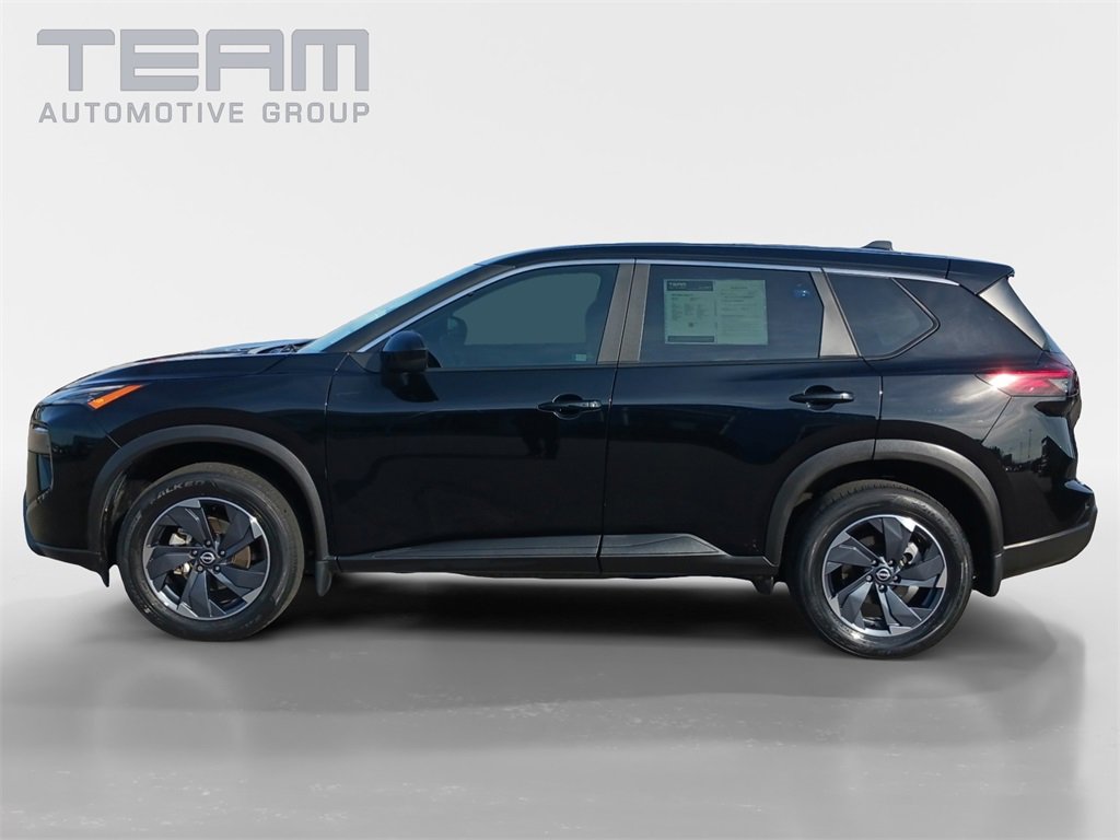 Used 2024 Nissan Rogue SV image 4