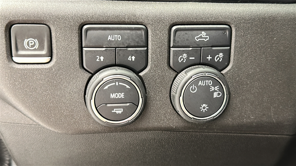 Used 2024 Chevrolet Silverado 1500 LT AWD/4WD image 22