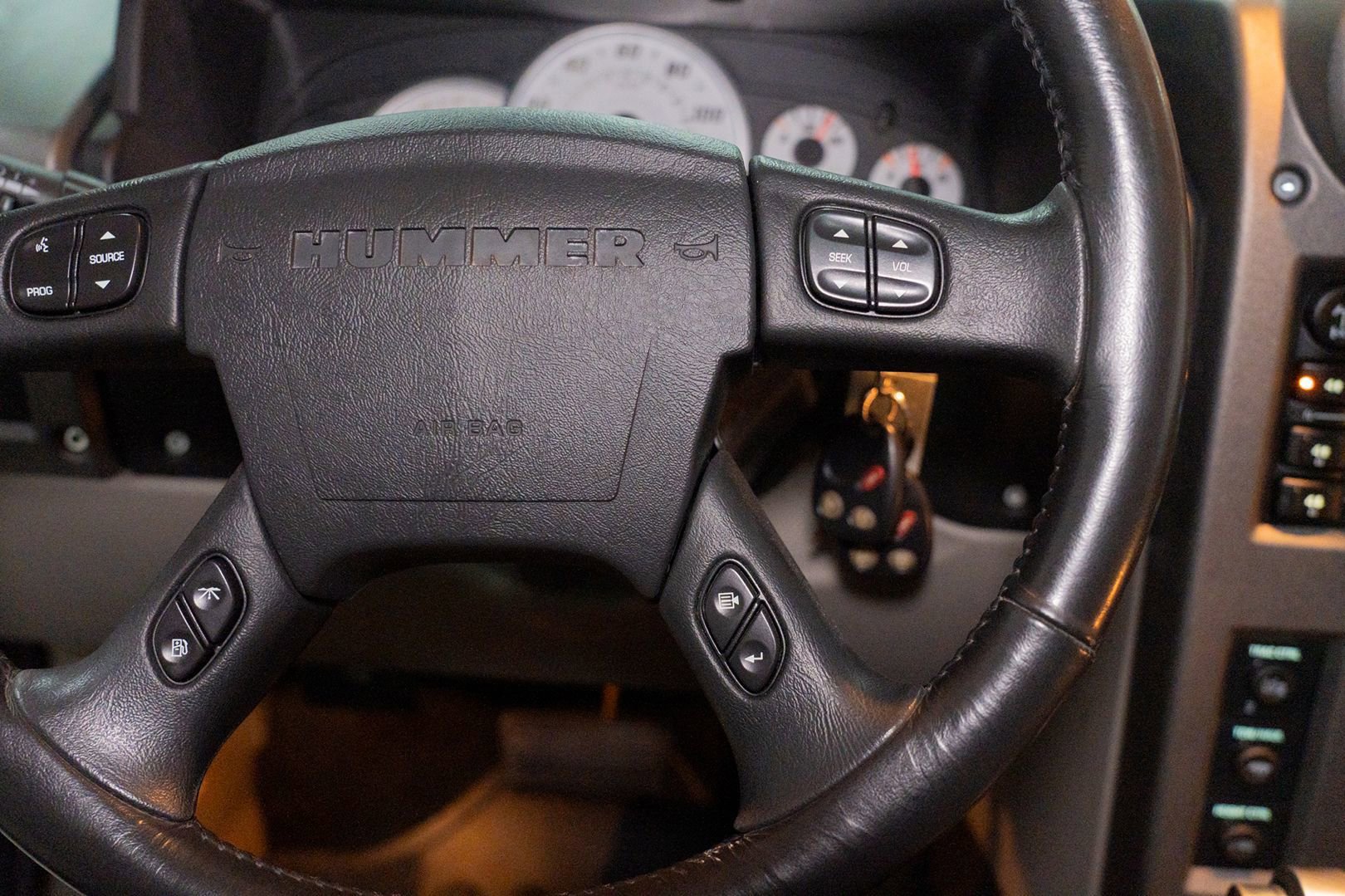 Used 2003 HUMMER H2 w/ Preferred Equipment Group image 51