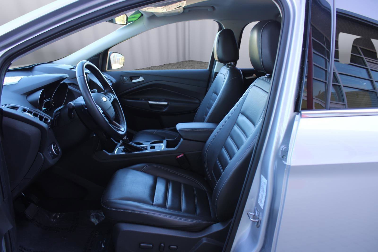 Used 2017 Ford Escape Titanium image 31