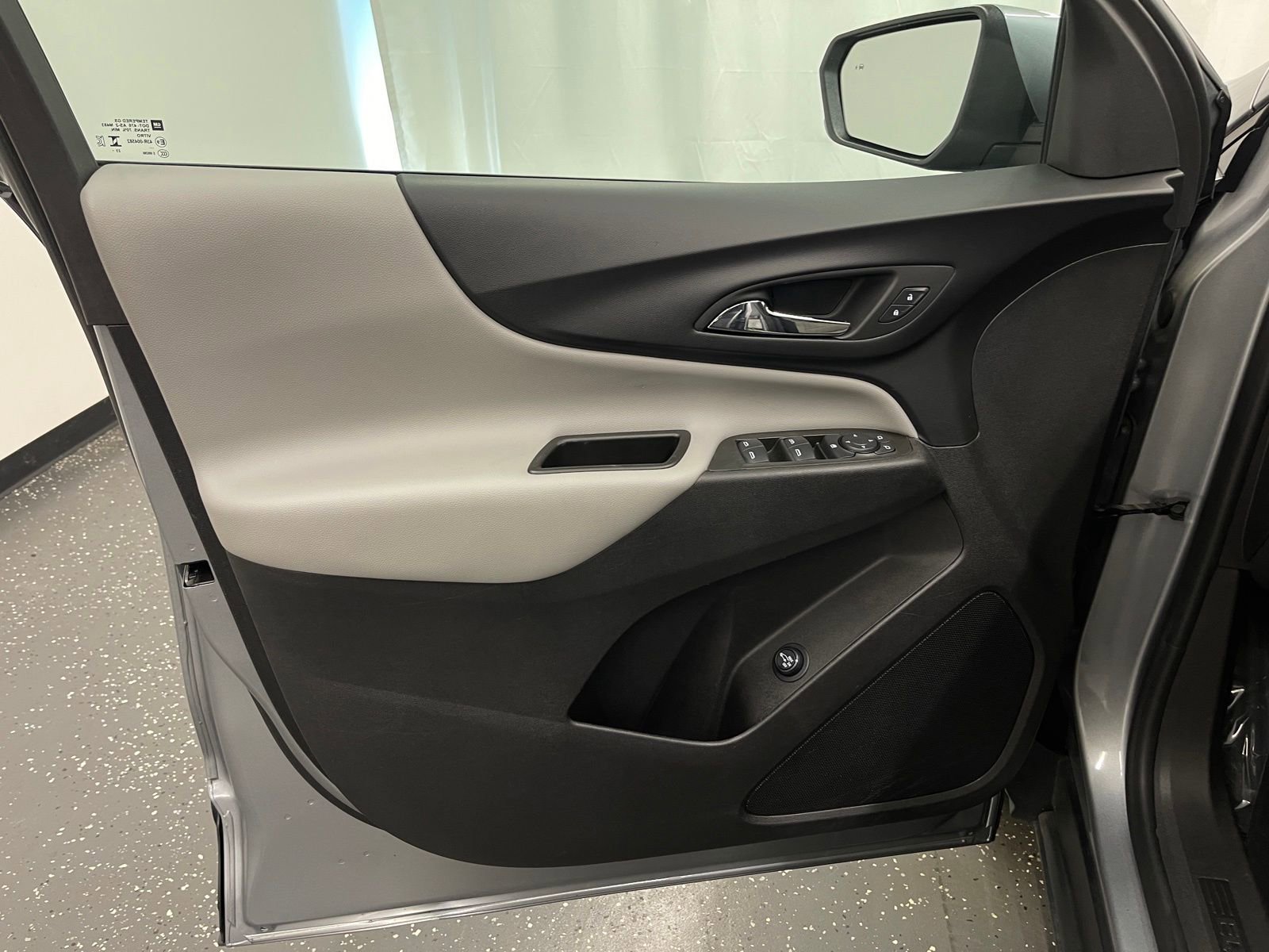 Used 2024 Chevrolet Equinox LT image 9