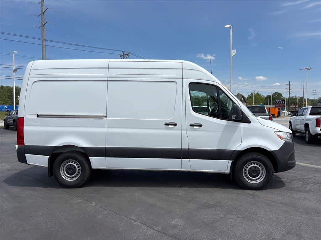 Used 2025 Mercedes-Benz Sprinter 2500 image 2