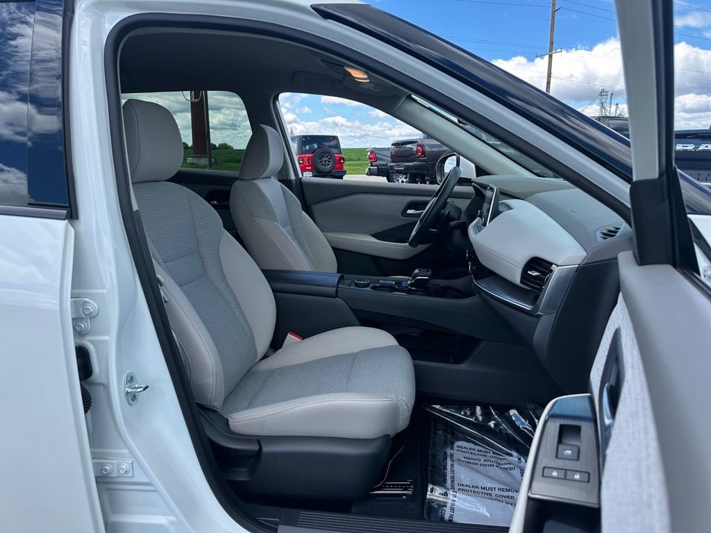 Used 2021 Nissan Rogue SV AWD/4WD image 31