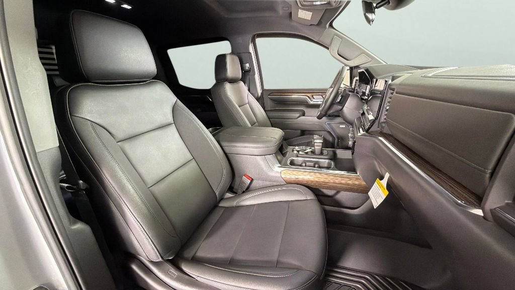 Used 2024 Chevrolet Silverado 1500 LT Trail Boss w/ LT Trail Boss Premium Package AWD/4WD image 34