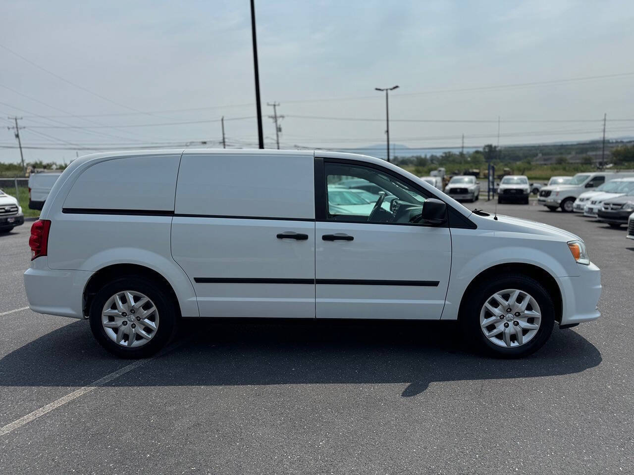 Used 2014 RAM C/V Tradesman FWD image 39
