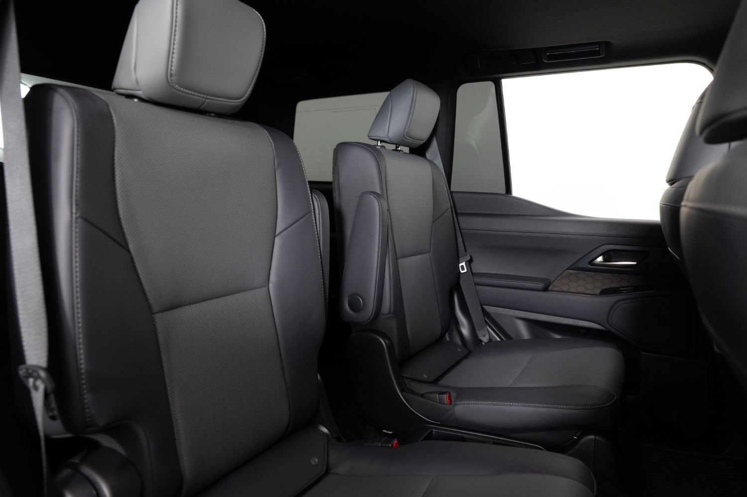 Used 2025 Lexus GX 550 w/ Accessory Package (2T) AWD/4WD image 28