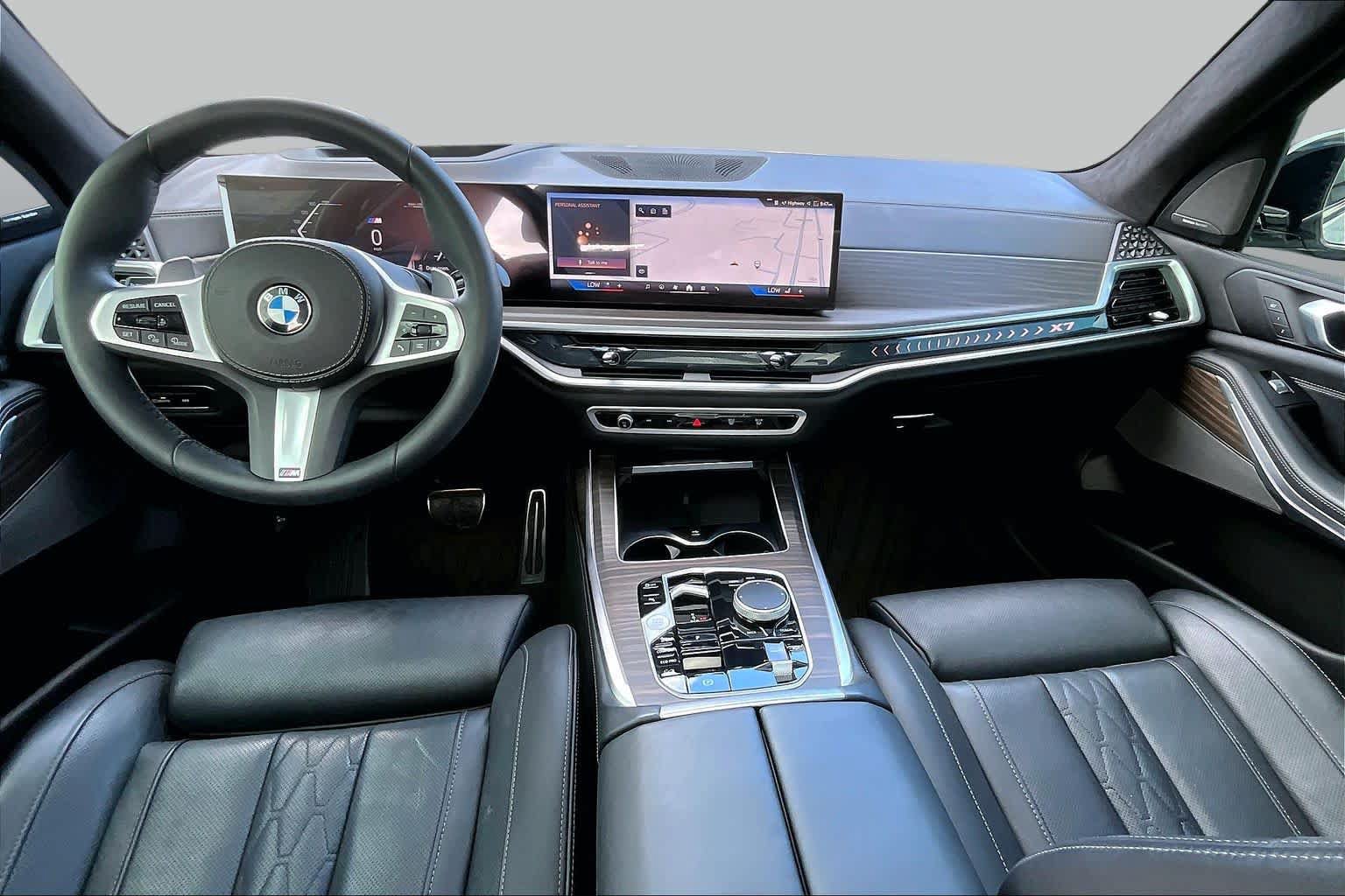 Used 2025 BMW X7 xDrive40i w/ M Sport Package AWD/4WD image 16