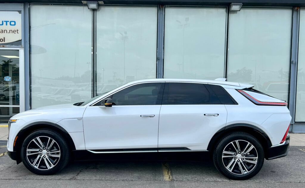 Used 2024 Cadillac Lyriq Luxury AWD/4WD image 39
