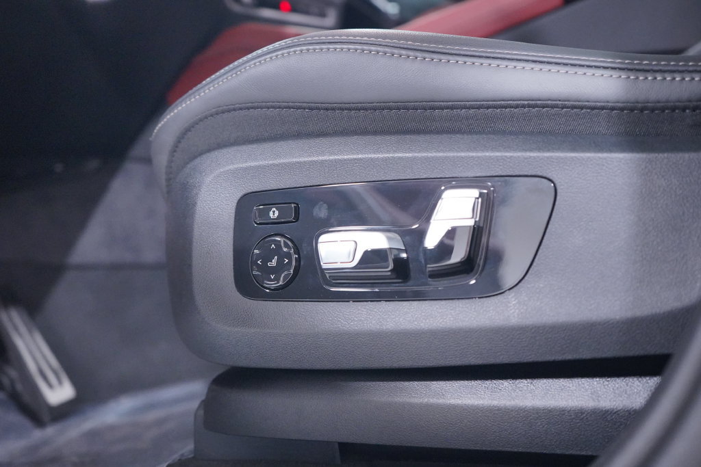 Used 2025 BMW X6 M60i w/ Executive Package AWD/4WD image 8