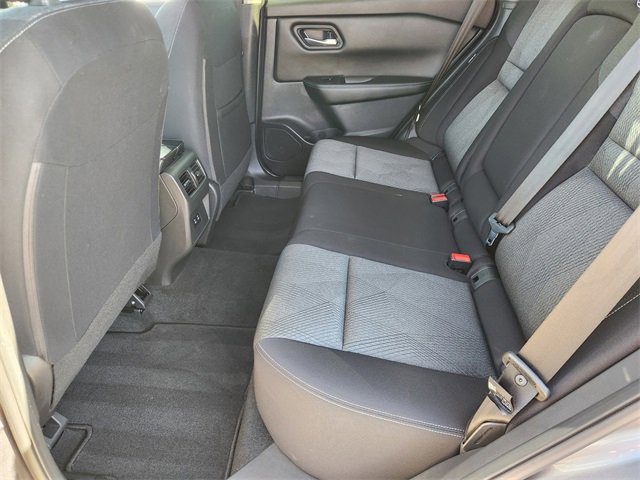 Used 2024 Nissan Rogue SV image 30