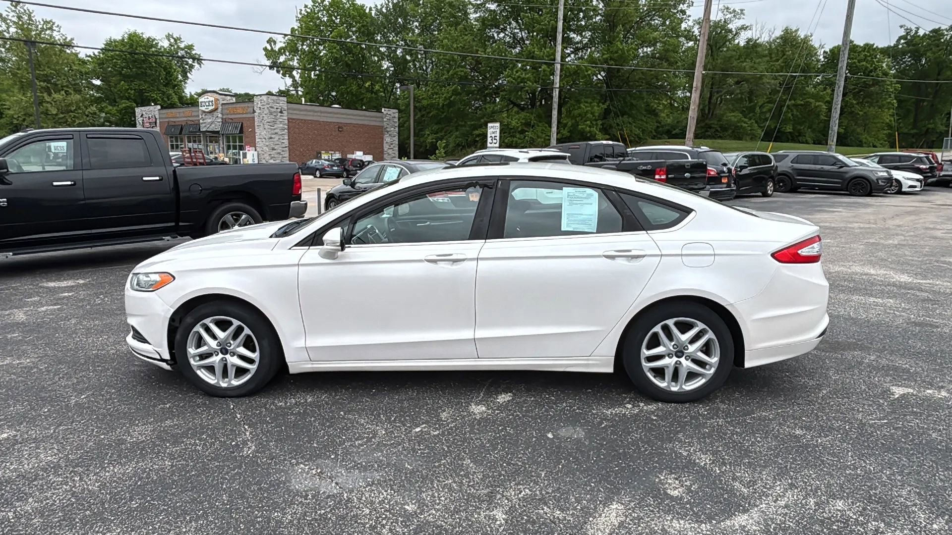Used 2014 Ford Fusion SE FWD image 2