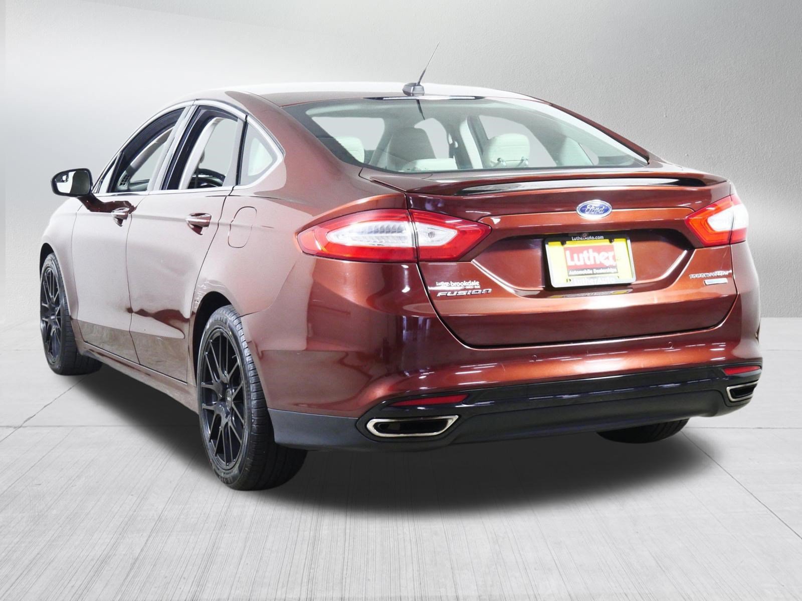 Used 2016 Ford Fusion Titanium FWD image 5