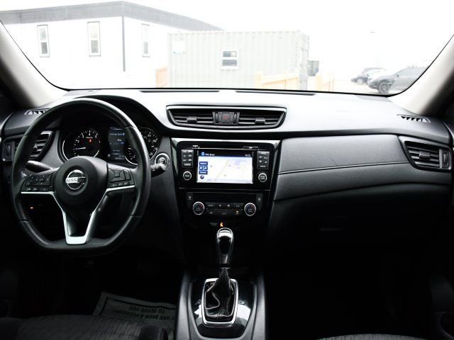 Used 2017 Nissan Rogue SV w/ SV Premium Package image 17