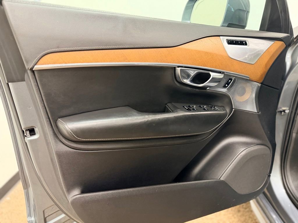 Used 2018 Volvo XC90 T6 Inscription w/ Convenience Package AWD/4WD image 11