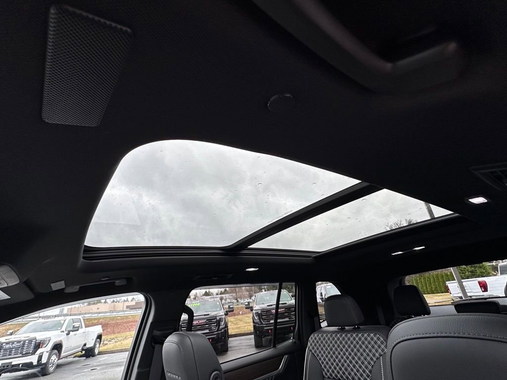 Used 2025 GMC Acadia Denali w/ Super Cruise Package image 36