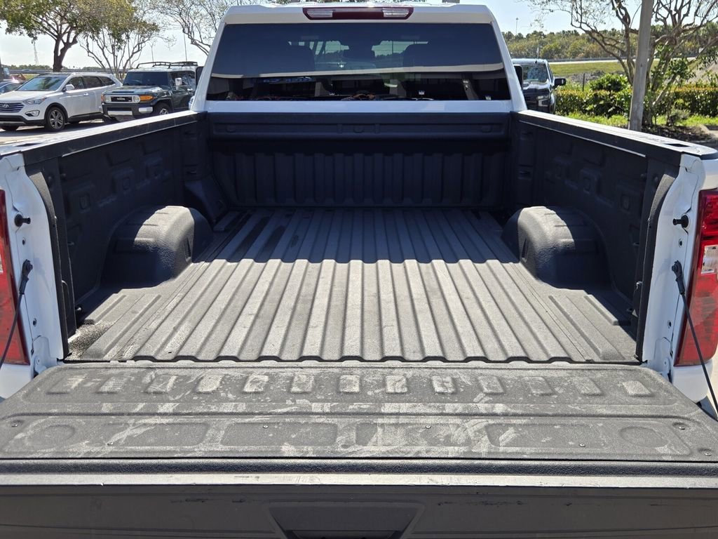 Used 2024 Chevrolet Silverado 2500 Custom w/ Custom Value Package image 15