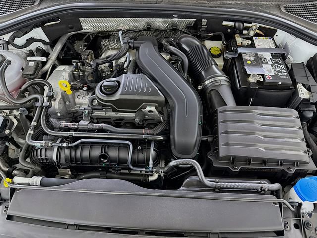 Used 2025 Volkswagen Jetta SE w/ Sunroof Package image 30