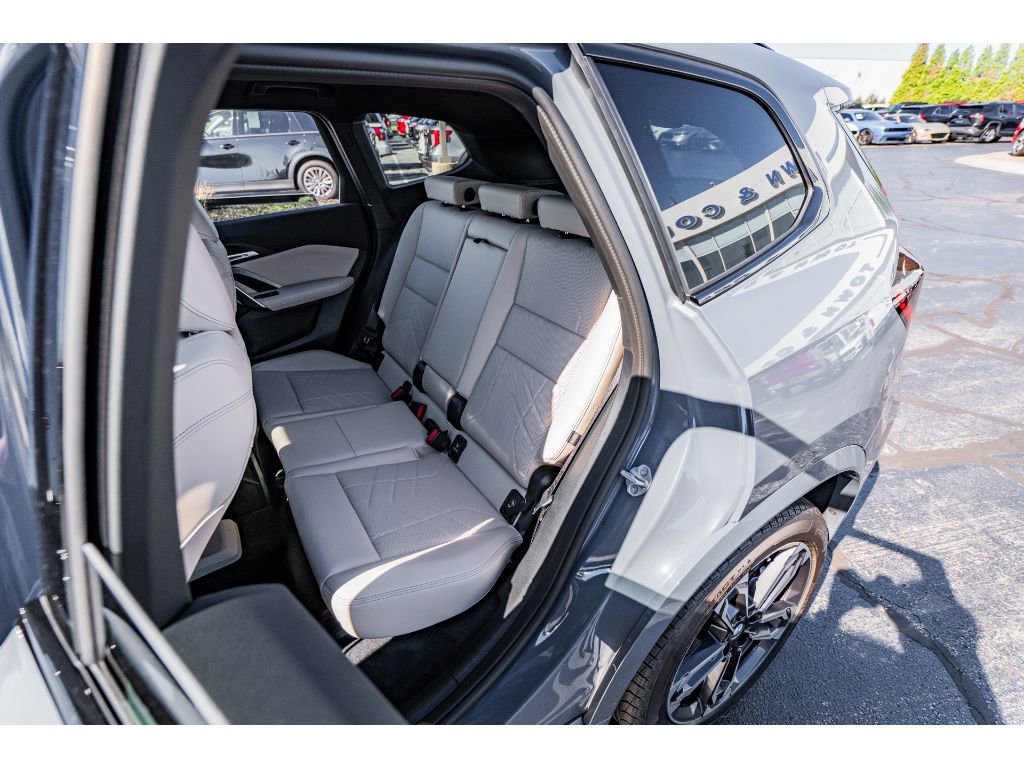 Used 2025 BMW X1 M35i w/ Premium Package image 23