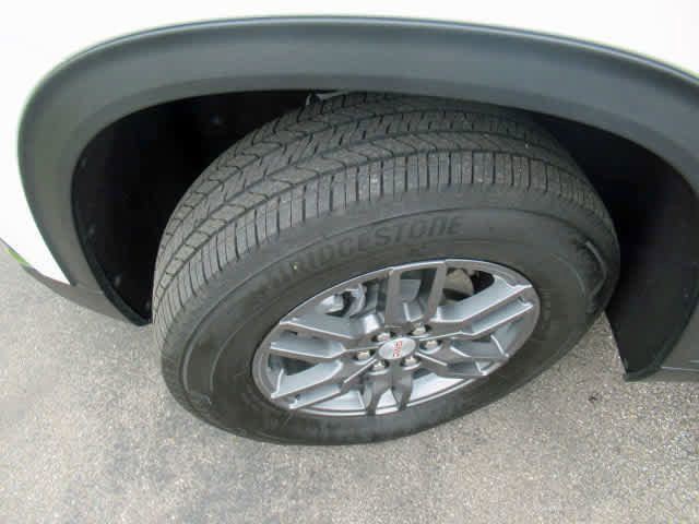 Used 2025 GMC Acadia Elevation image 8