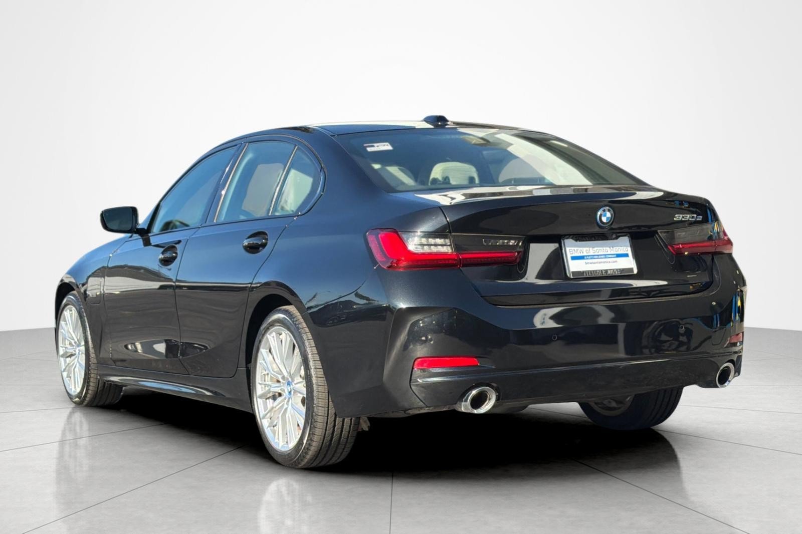 Used 2023 BMW 330e w/ Premium Package RWD image 3