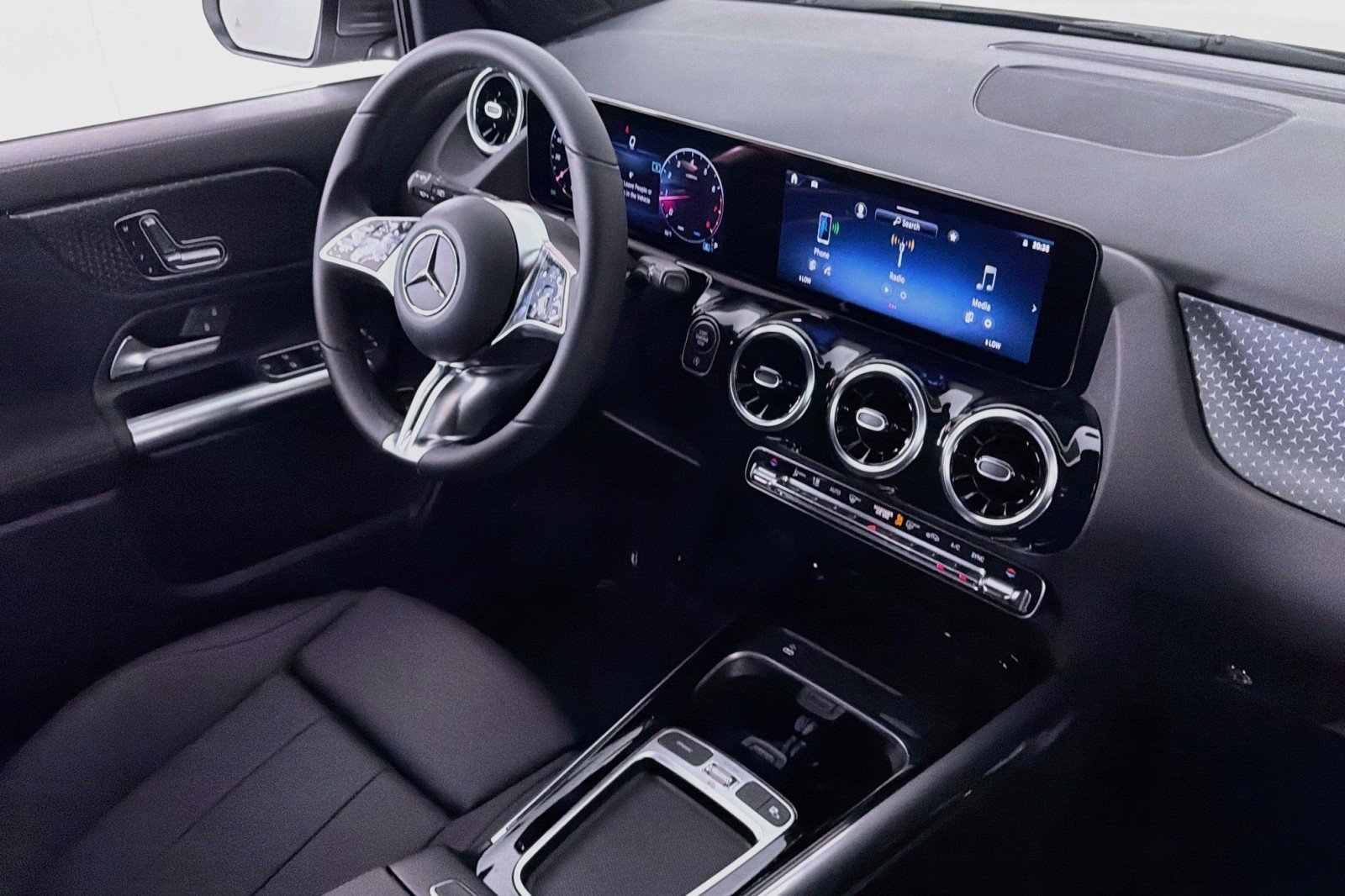 New 2026 Mercedes-Benz GLA 250 image 15