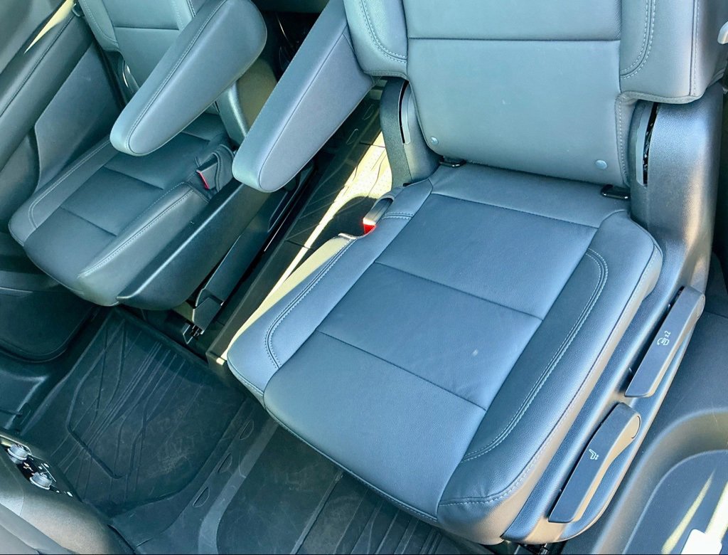 Used 2024 Chevrolet Tahoe Z71 w/ Luxury Package image 28