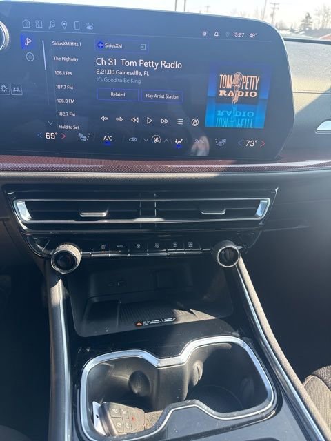 Used 2024 Chevrolet Traverse Z71 image 10