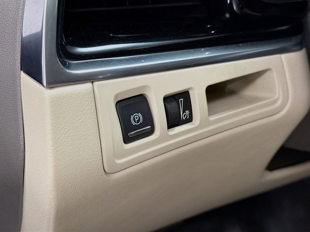 Used 2021 Cadillac XT6 Premium Luxury w/ LPO, Floor Liner Package AWD/4WD image 13