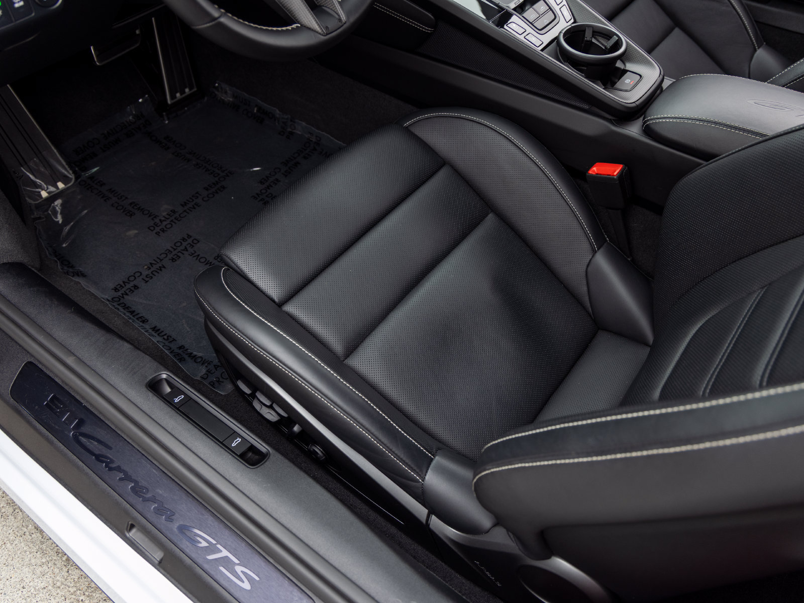 Certified 2025 Porsche 911 Carrera GTS RWD image 32