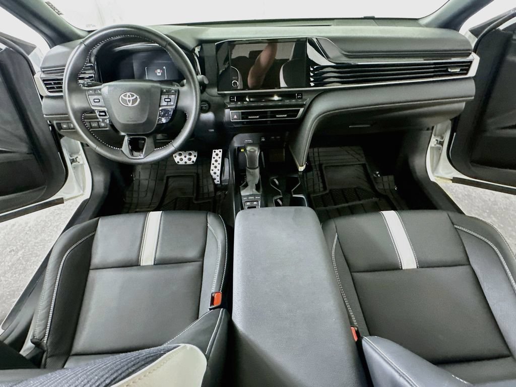 Used 2026 Toyota Camry SE FWD image 16