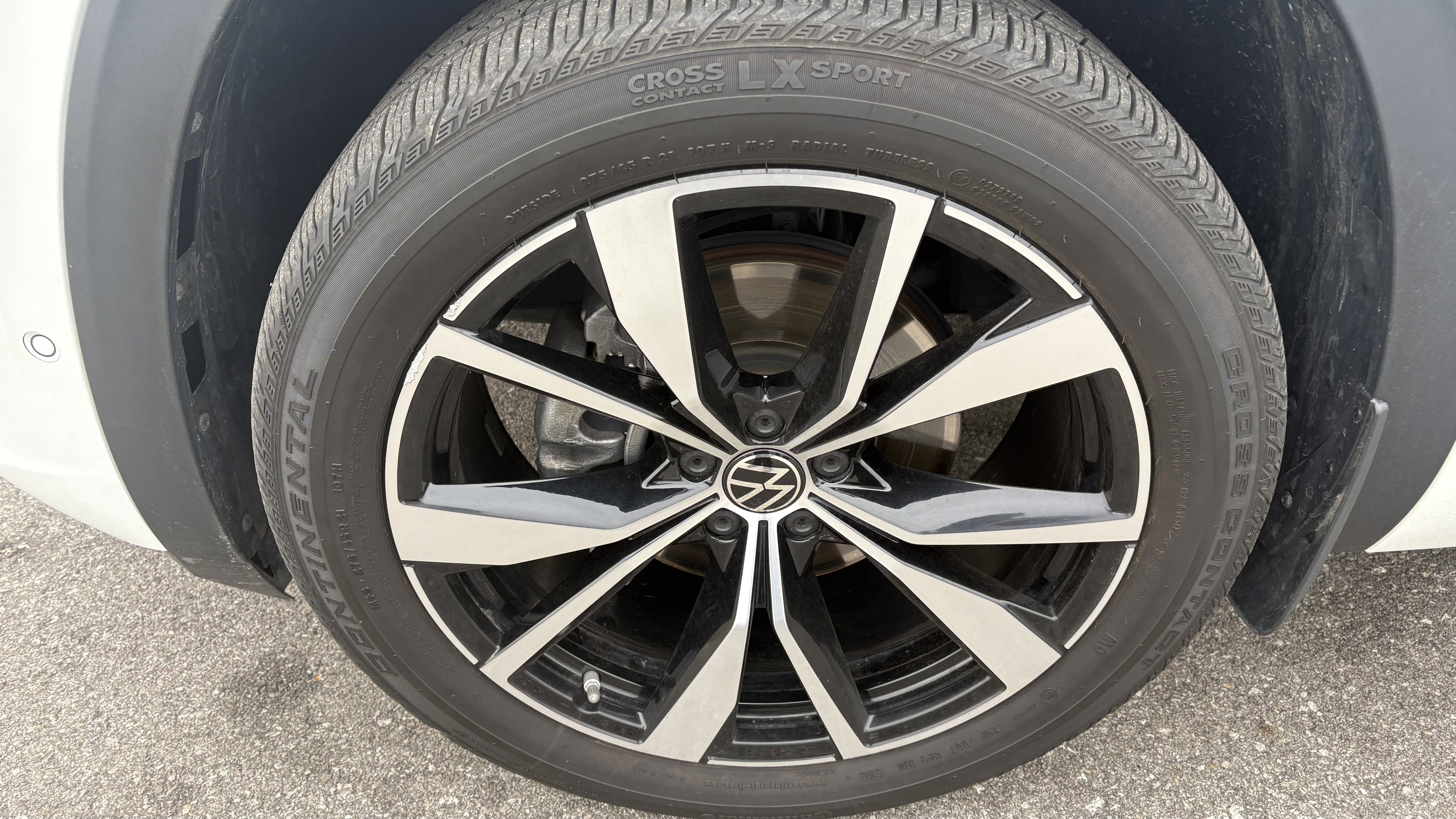 Used 2024 Volkswagen Atlas SEL Premium R-Line AWD/4WD image 9
