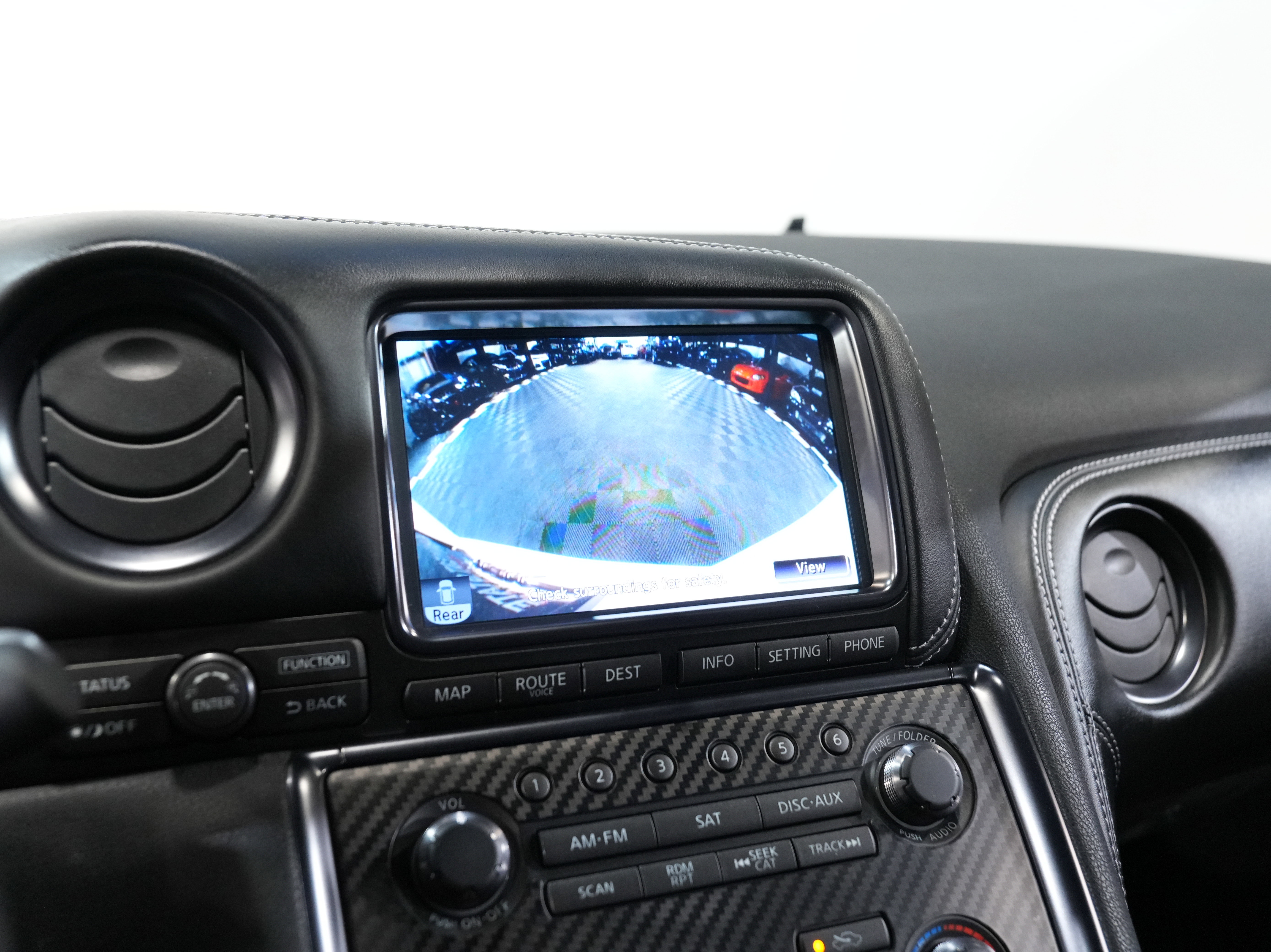 Used 2015 Nissan GT-R Black Edition image 39