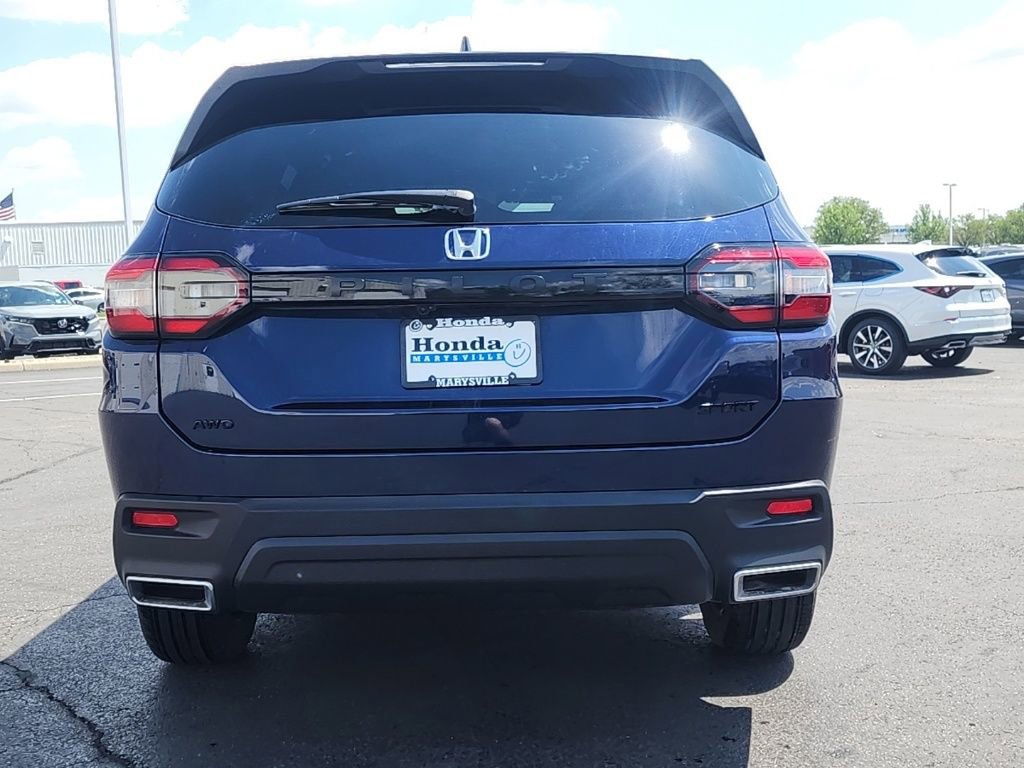 Certified 2025 Honda Pilot Sport image 6