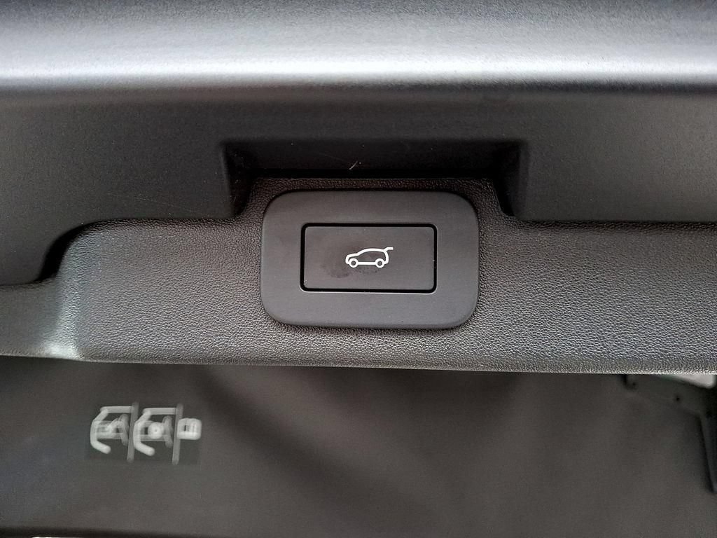 Used 2025 Land Rover Discovery S AWD/4WD image 34