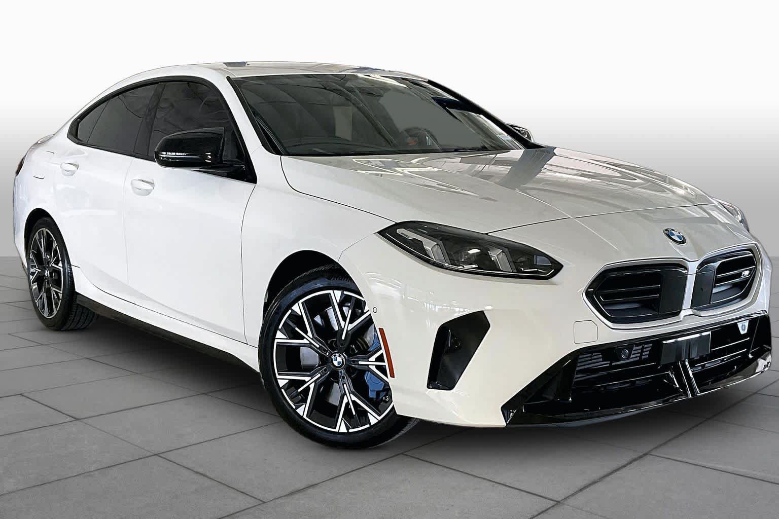 Used 2025 BMW M235i xDrive AWD/4WD image 2