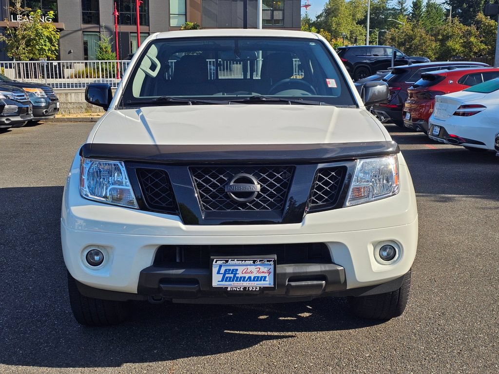 Used 2021 Nissan Frontier SV w/ Midnight Edition Floor Mats AWD/4WD image 2