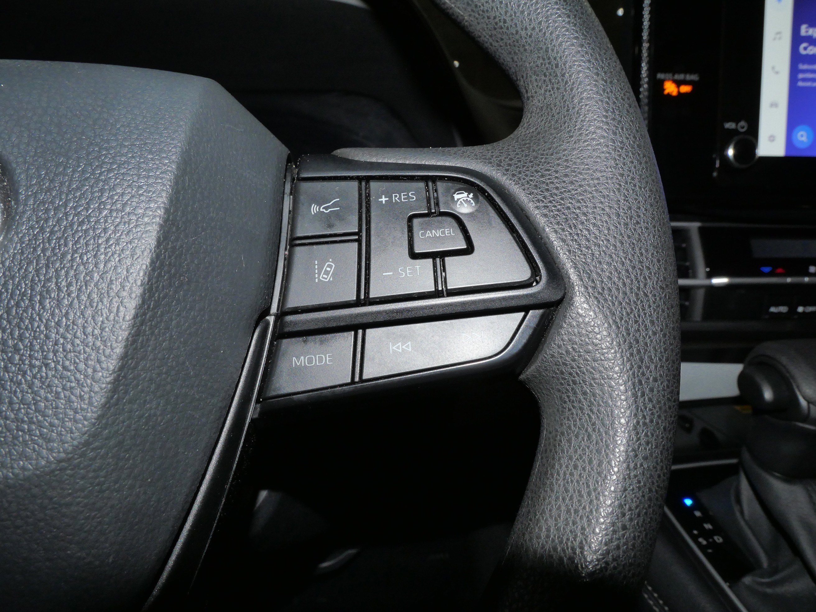 Certified 2025 Toyota Sienna LE image 30