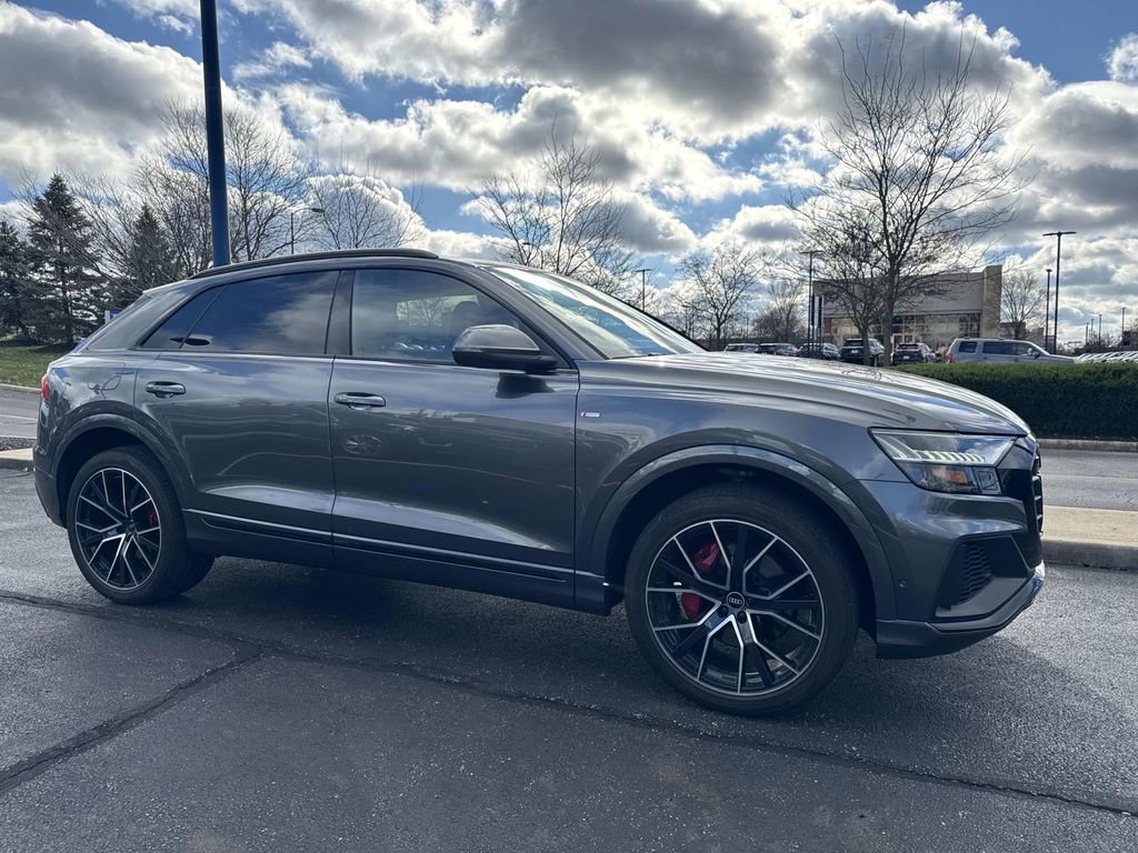 Used 2022 Audi Q8 Premium Plus image 8