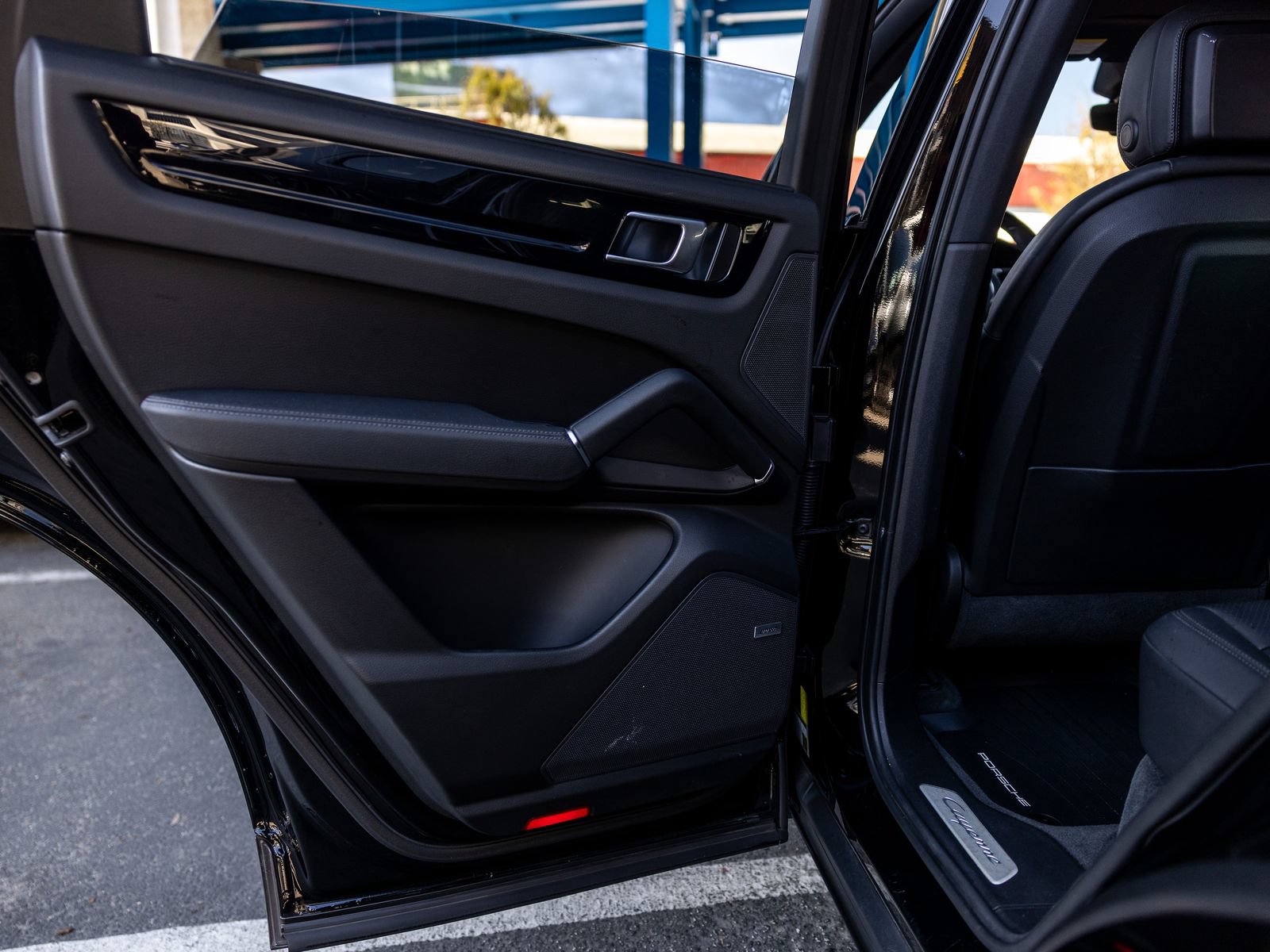 Certified 2023 Porsche Cayenne AWD/4WD image 36