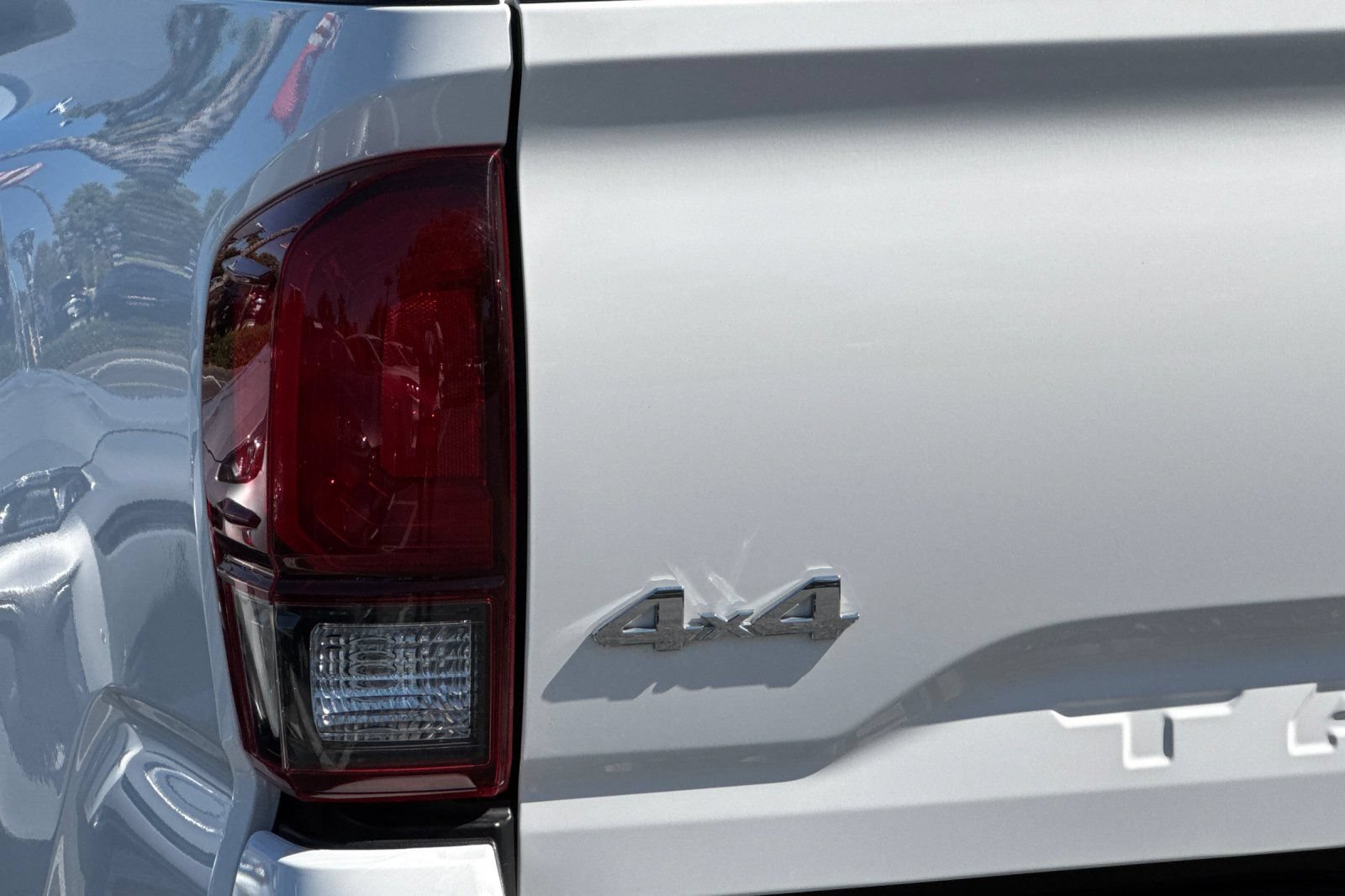 Used 2022 Toyota Tacoma SR AWD/4WD image 25