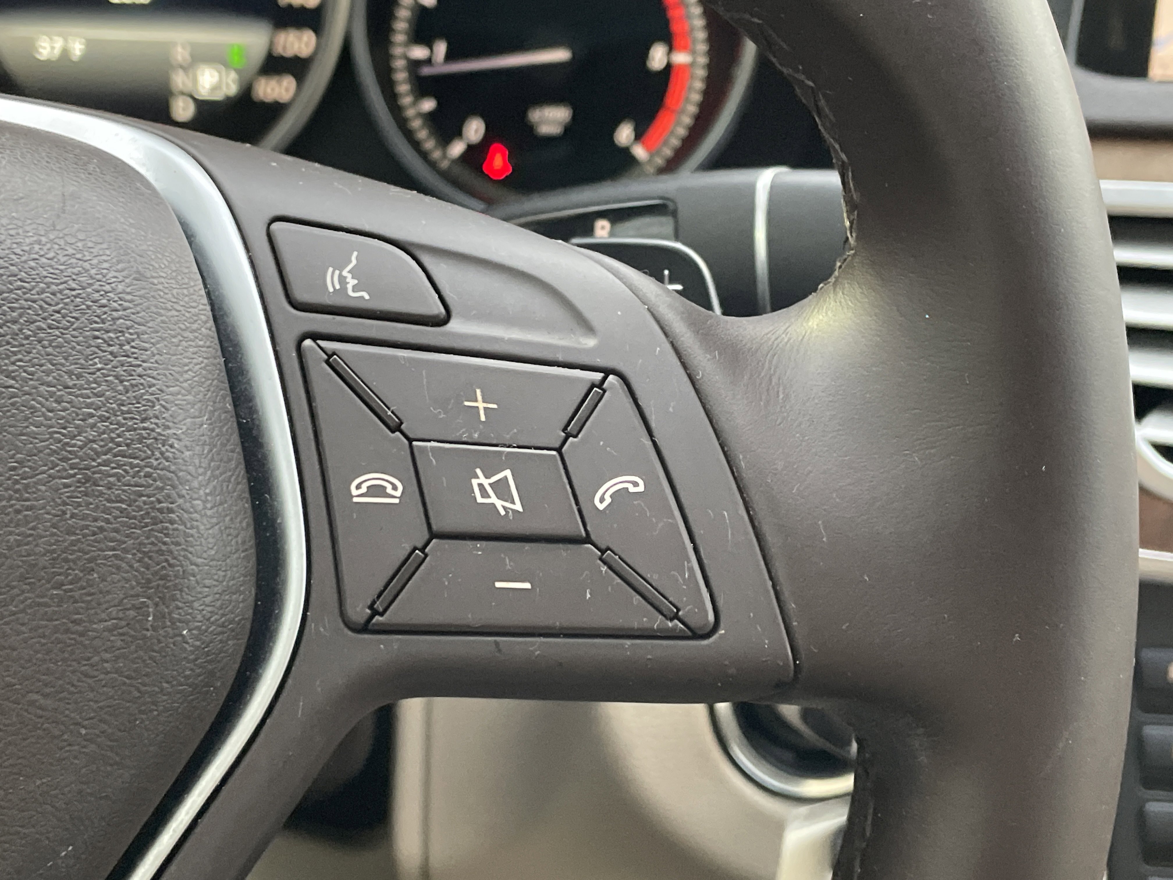 Used 2014 Mercedes-Benz E 250 BlueTEC Sedan image 28