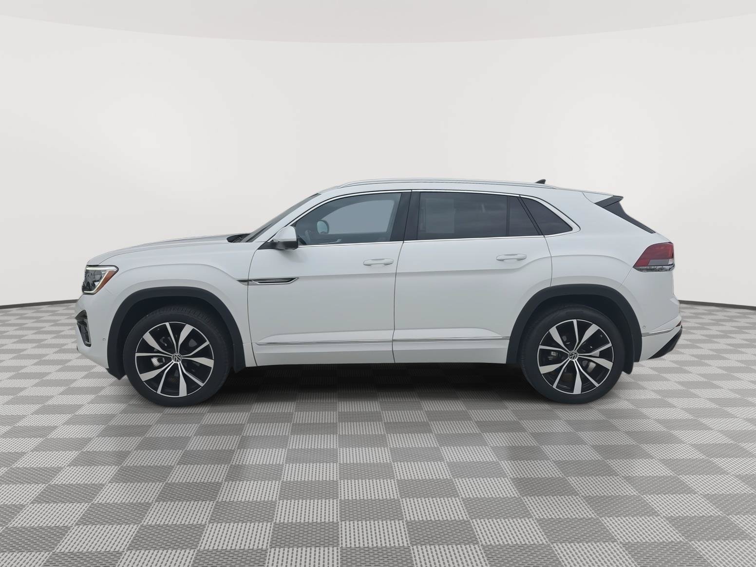 Certified 2024 Volkswagen Atlas Cross Sport SEL Premium R-Line AWD/4WD image 6
