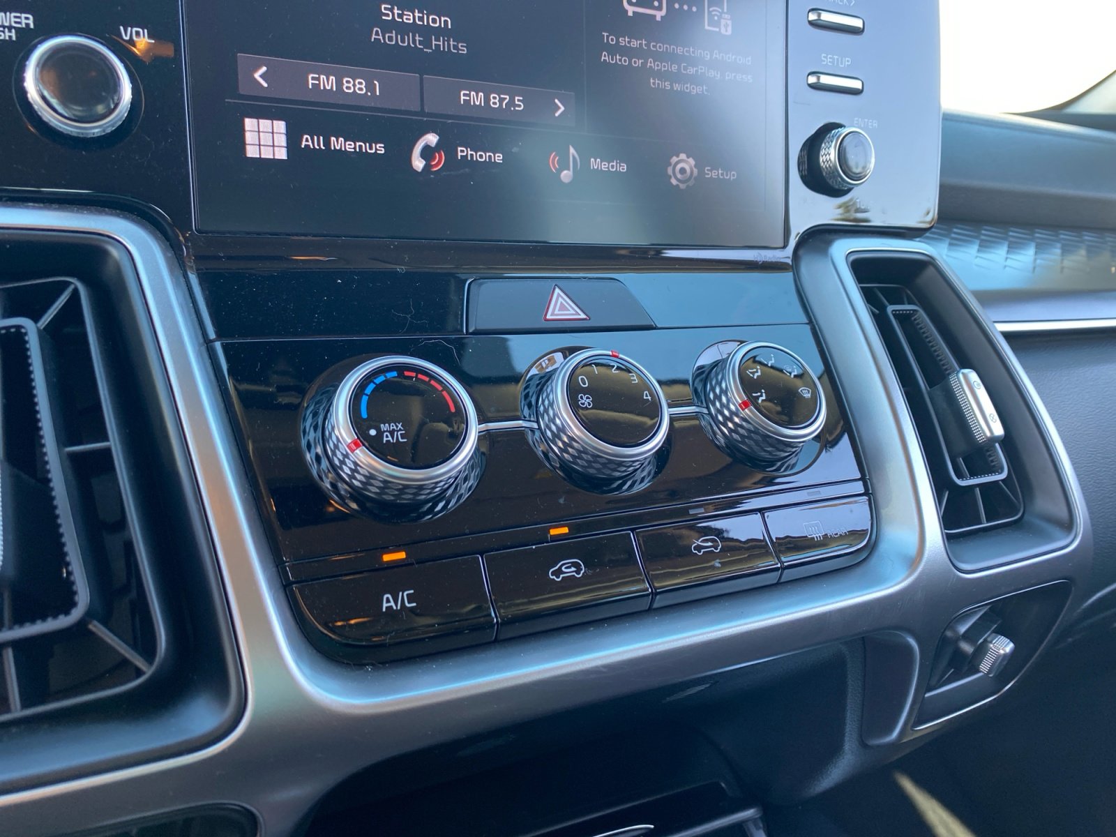 Used 2022 Kia Sorento LX image 30