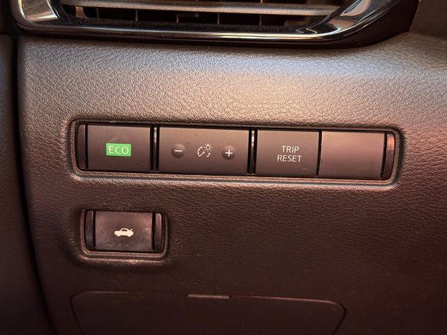 Certified 2023 Nissan Sentra SR w/ SR Premium Package FWD image 27
