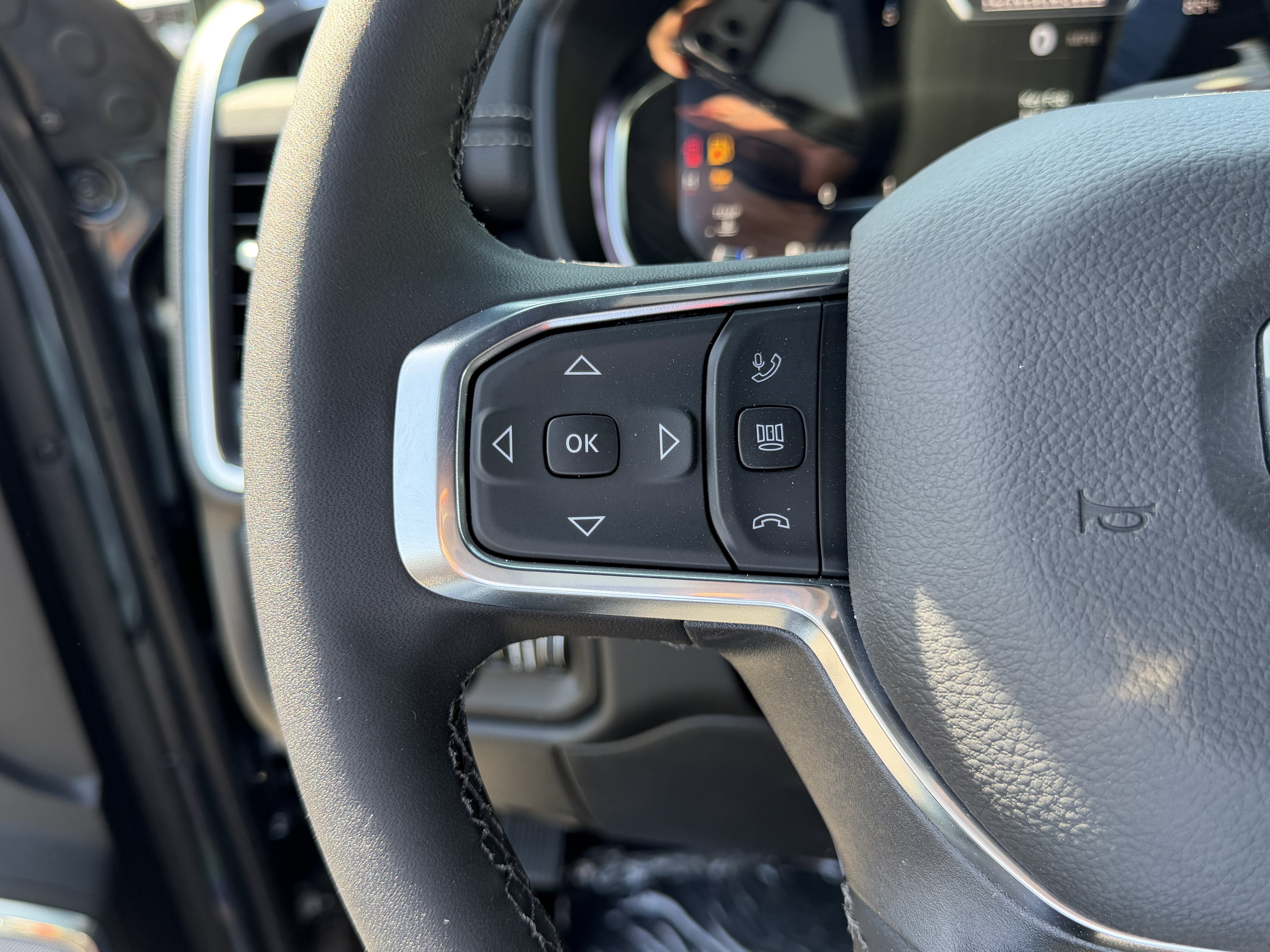New 2026 RAM 2500 Laramie AWD/4WD image 23