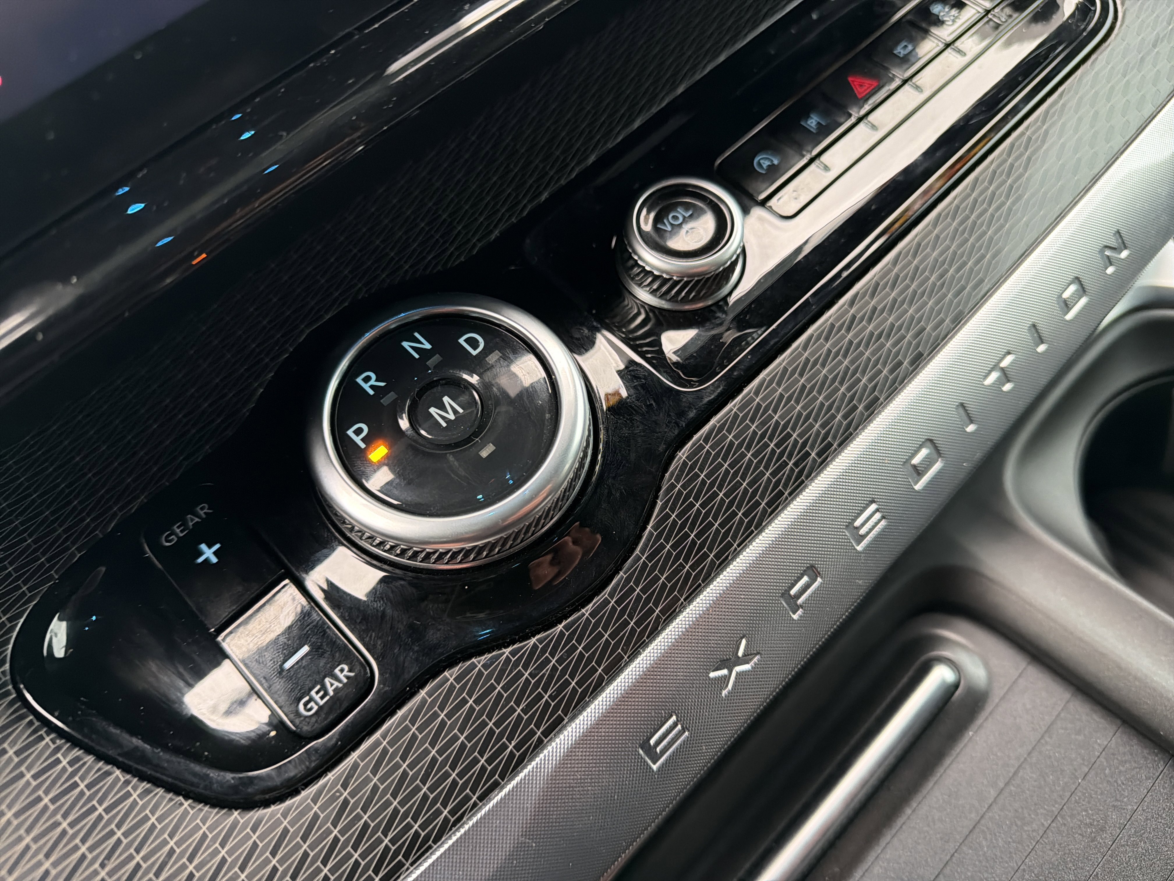 Used 2025 Ford Expedition Max Platinum w/ Stealth Appearance Package image 26